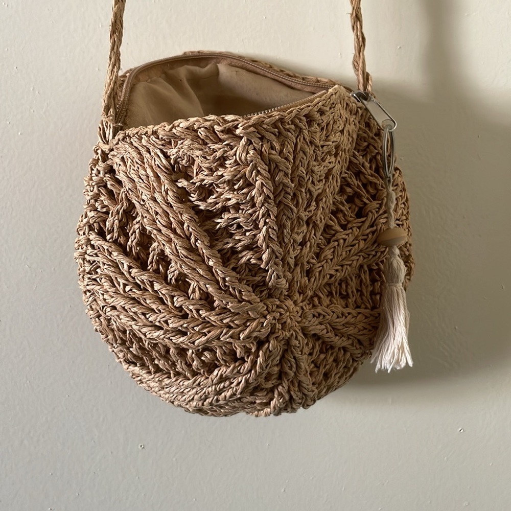 Summer round crossbody bag with zipper. Boho